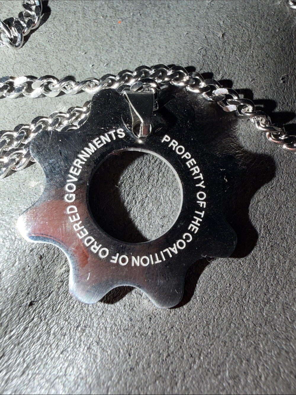 Gears of war cog tag Xbox GOW Property of Silver Gear Pendant Necklace - Men
